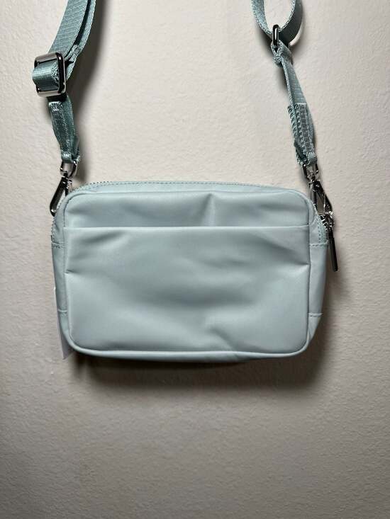 Lululemon Everywhere Crossbody Bag 2L *Metal Hardware in Pelican/Silver - Picture 6 of 6